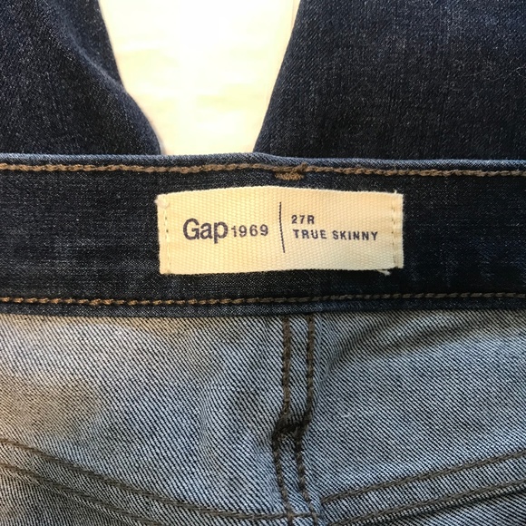 Gap Mid Rise Jeans - Picture 7 of 8